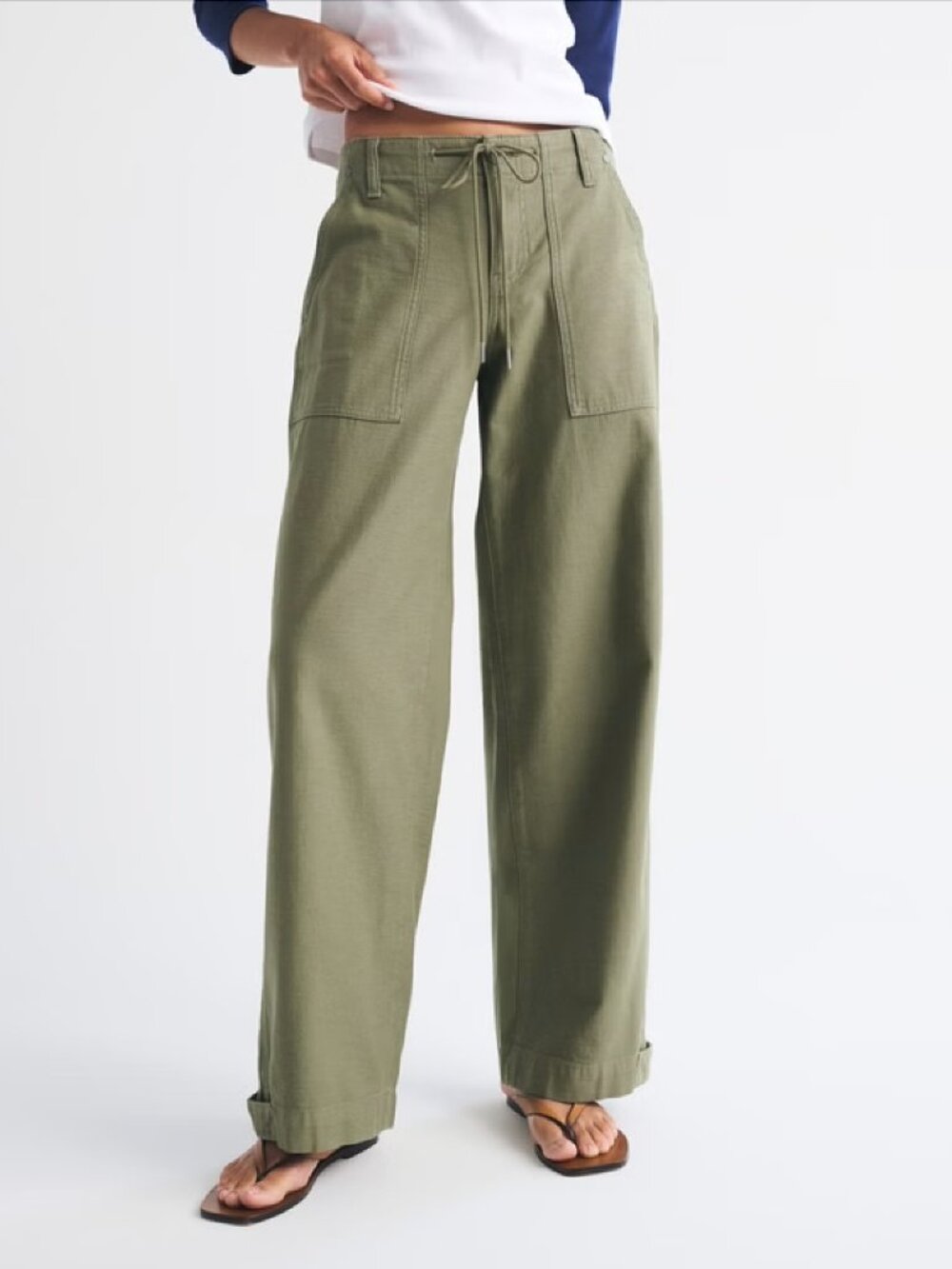 Abercrombie Low Rise Ultra Loose Weekender Pant- size 27L